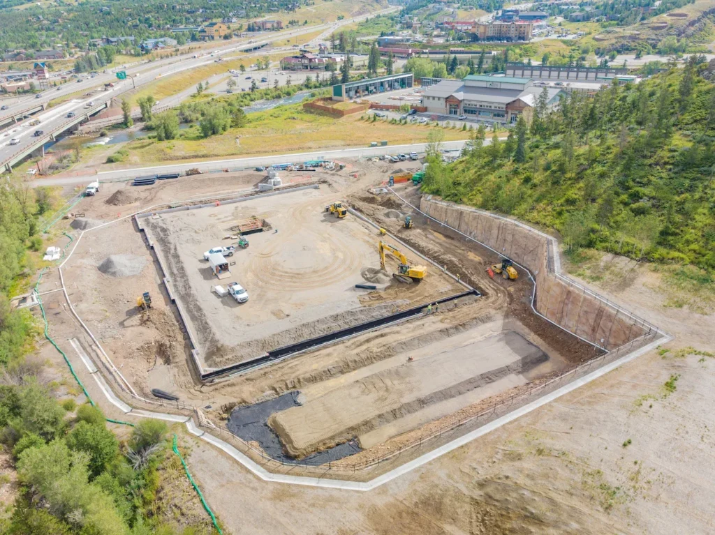 Silverthorne Storage is a 117,000sf three-story, climate-controlled self-storage building located on 4.51 acres in Silverthorne, Colorado.