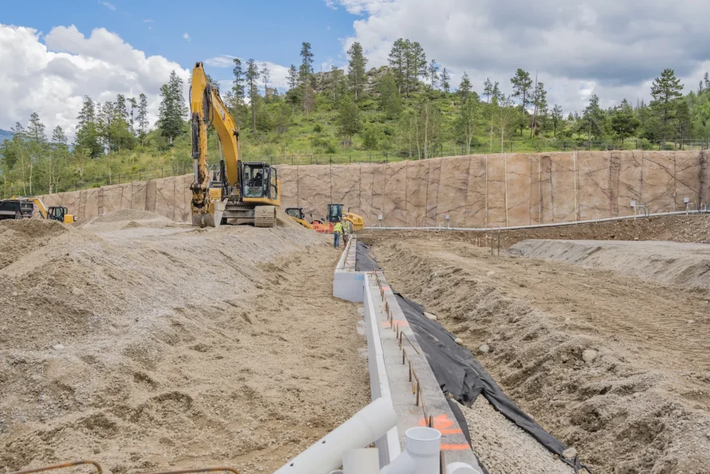 Silverthorne Storage is a 117,000sf three-story, climate-controlled self-storage building located on 4.51 acres in Silverthorne, Colorado.